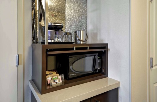 Bedford Park Hotel | DoubleTree by Hilton Chicago Midway Airport