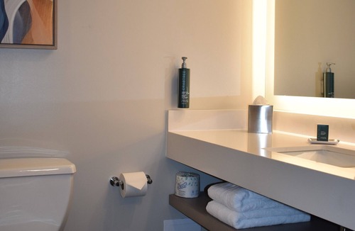 Oak Brook Hotel | DoubleTree by Hilton Chicago - Oak Brook