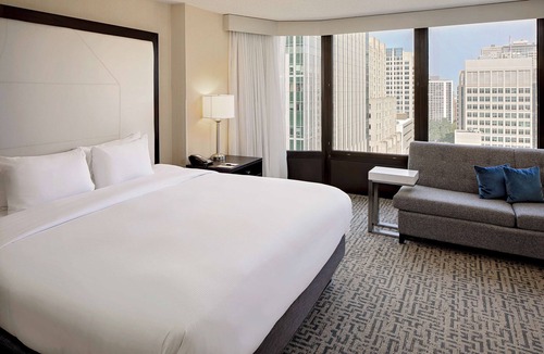 Streeterville Hotel | DoubleTree by Hilton Chicago - Magnificent Mile