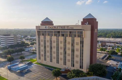 Richardson Hotel | DoubleTree by Hilton Dallas/Richardson