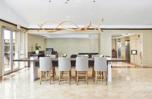 Dallas Design District Hotel | DoubleTree by Hilton Dallas Market Center