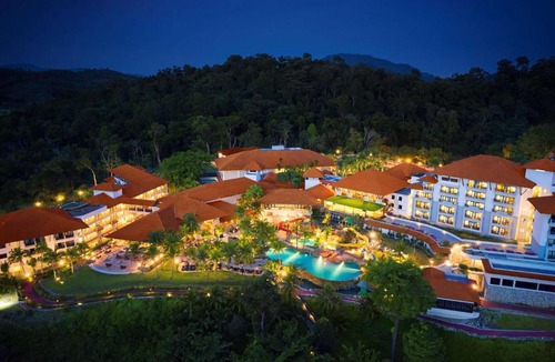 Lumut Resort | DoubleTree by Hilton Damai Laut