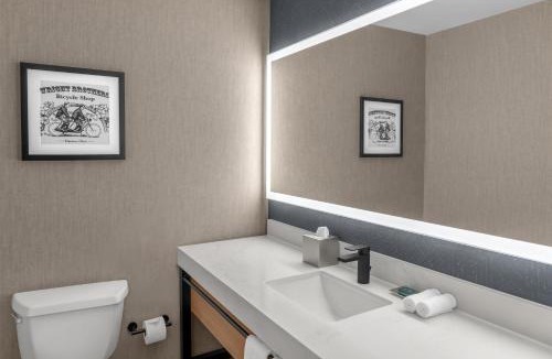 Fairborn Hotel | DoubleTree by Hilton Dayton Fairborn