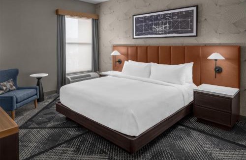 Fairborn Hotel | DoubleTree by Hilton Dayton Fairborn