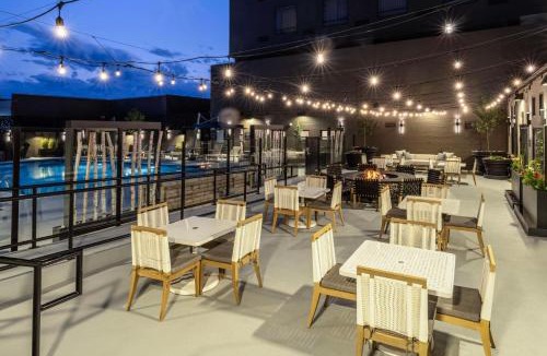 Belcaro Hotel | DoubleTree by Hilton Denver Cherry Creek, CO