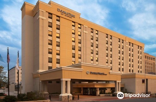 Downtown Wilmington Hotel | DoubleTree by Hilton Downtown Wilmington - Legal District