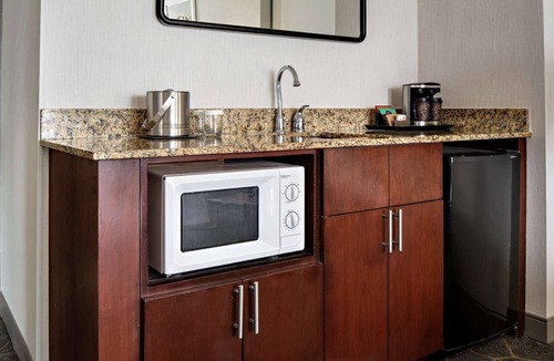 Fairfield Hotel | DoubleTree by Hilton Fairfield Hotel & Suites