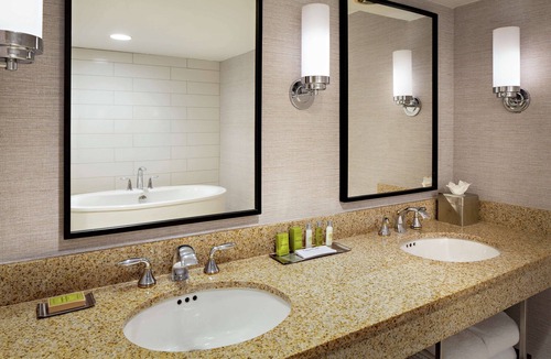 Fairfield Hotel | DoubleTree by Hilton Fairfield Hotel & Suites