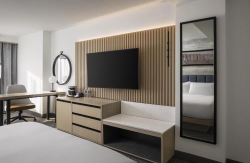 Fort Lee Hotel | DoubleTree by Hilton Fort Lee/George Washington Bridge