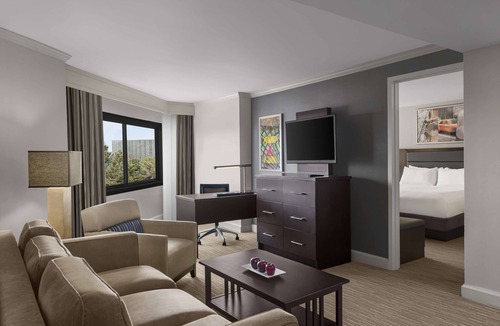 Fort Lee Hotel | DoubleTree by Hilton Fort Lee - George Washington Bridge