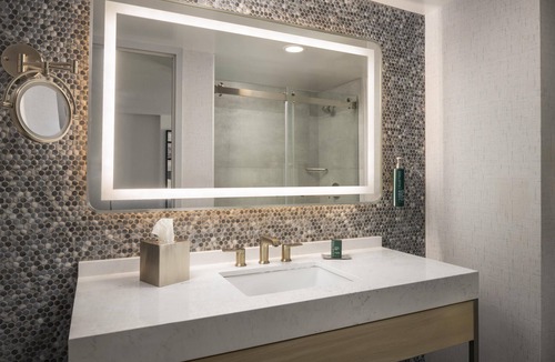 Fort Lee Hotel | DoubleTree by Hilton Fort Lee - George Washington Bridge