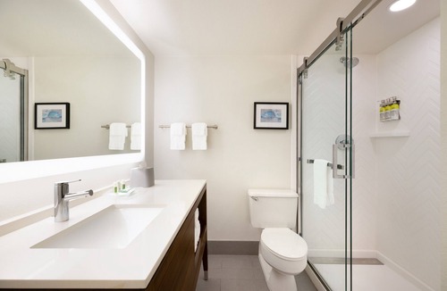 Fort Worth Hotel | DoubleTree by Hilton Fort Worth South