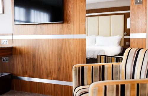 Bletchley Hotel | DoubleTree by Hilton Milton Keynes