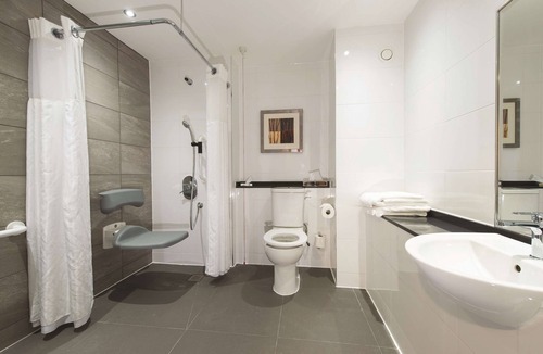 Bellshill Hotel | DoubleTree by Hilton Glasgow Strathclyde