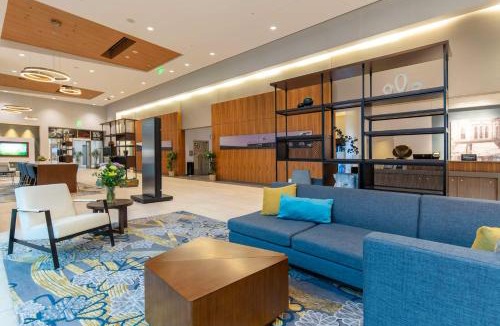 Cedar Rapids Hotel | DoubleTree by Hilton Hotel Cedar Rapids Convention Complex