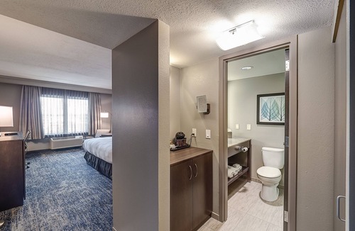 Bloomington Hotel | DoubleTree by Hilton Hotel Bloomington