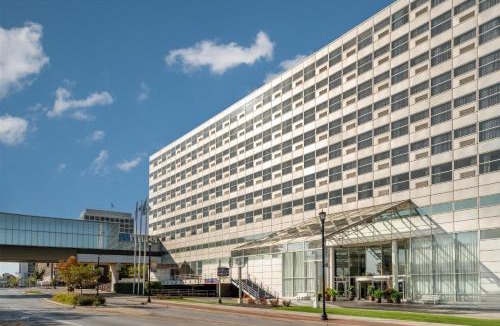 South Bend Hotel | DoubleTree by Hilton Hotel South Bend