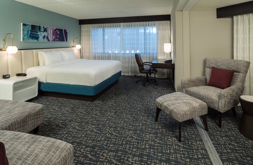 Waters Park Hotel | DoubleTree by Hilton Hotel Austin Northwest Arboretum