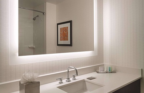 Bristol Hotel | DoubleTree by Hilton Hotel Bristol, Connecticut