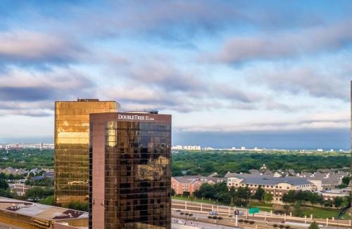 Dallas Hotel | DoubleTree by Hilton Hotel Dallas Campbell Centre