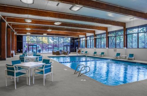 Northeast Park Hill Hotel | DoubleTree by Hilton Hotel Denver