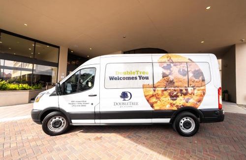 Southeast Houston Hotel | DoubleTree by Hilton Hotel Houston Hobby Airport