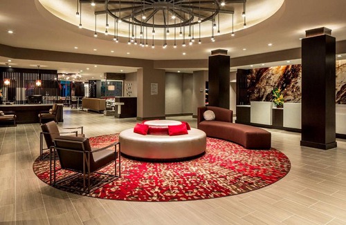 Lake Arbor Hotel | DoubleTree by Hilton Hotel Largo Washington DC