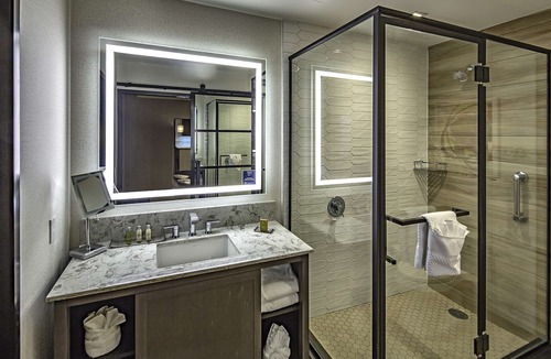 Modesto Hotel | DoubleTree by Hilton Hotel Modesto