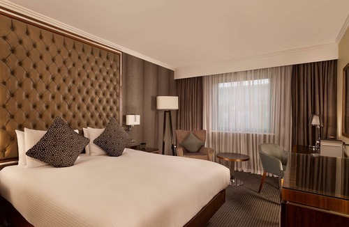 Woking Hotel | Doubletree by Hilton Hotel Woking