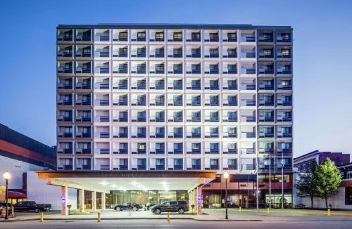Huntington Hotel | DoubleTree by Hilton Huntington, WV
