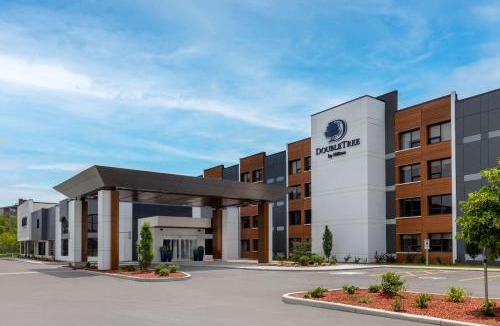 Kingston Hotel | DoubleTree by Hilton Kingston - Newly Renovated