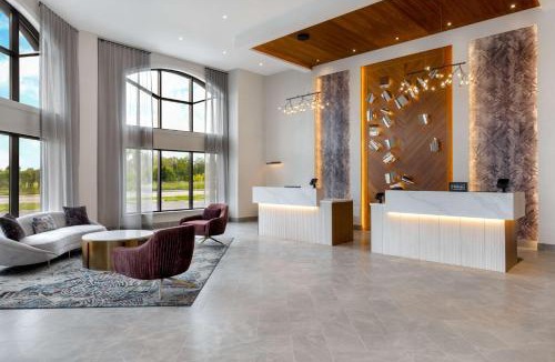 Kingston Hotel | DoubleTree by Hilton Kingston - Newly Renovated