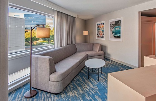 El Segundo Hotel | DoubleTree by Hilton LAX - El Segundo