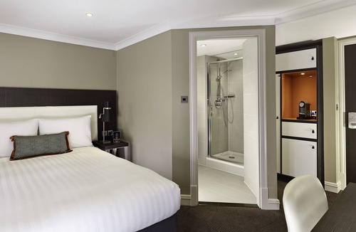 Ealing Common Hotel | DoubleTree by Hilton London - Ealing Hotel