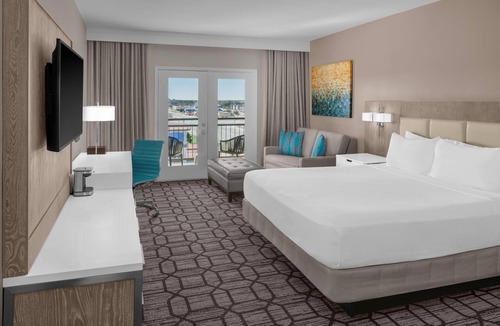 Downtown Hotel | DoubleTree by Hilton Lubbock University Area