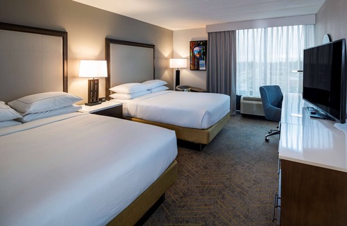 Madison Hotel | DoubleTree by Hilton Madison East