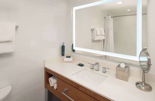 West Little River Hotel | DoubleTree by Hilton Miami North I-95
