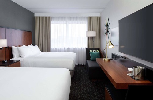 Dorval Hotel | DoubleTree by Hilton Montreal Airport