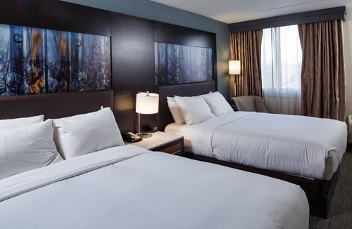 Neenah Hotel | DoubleTree by Hilton Neenah
