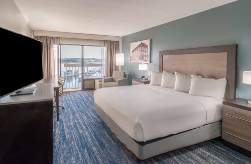 New Bern Hotel | DoubleTree by Hilton New Bern Riverfront
