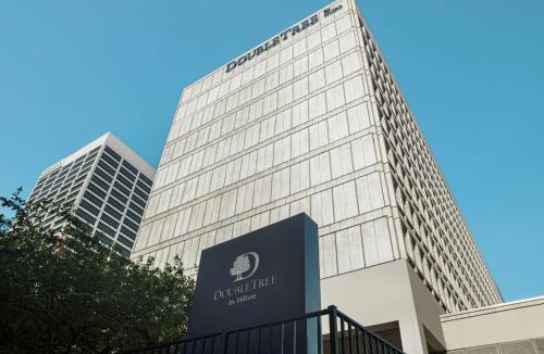 Central Business District Hotel | DoubleTree by Hilton Newark Penn Station, NJ