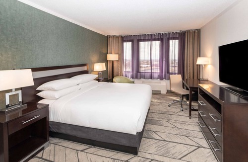 Central Business District Hotel | DoubleTree by Hilton Newark Penn Station