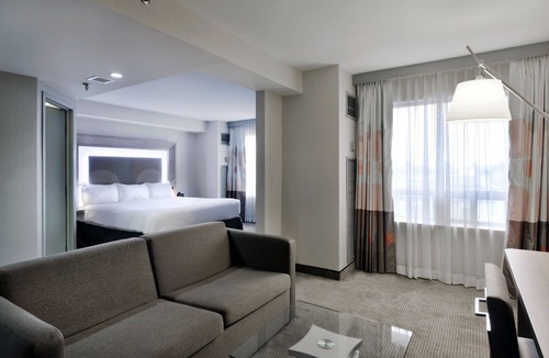 Downtown Ottawa Hotel | DoubleTree by Hilton Ottawa Downtown