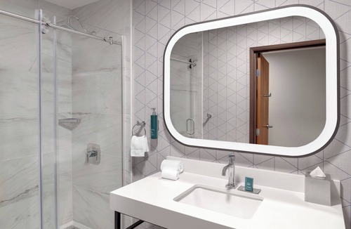 Owatonna Hotel | DoubleTree by Hilton Owatonna