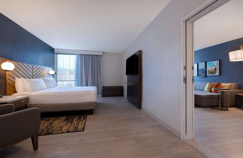 Palmdale Hotel | DoubleTree by Hilton Palmdale, CA