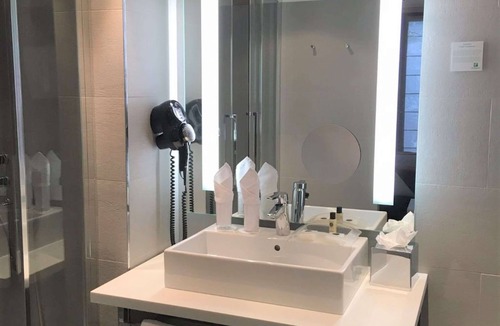 Bougival Hotel | DoubleTree by Hilton Paris Bougival