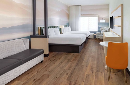 Gilbert Hotel | DoubleTree by Hilton Phoenix - Gilbert