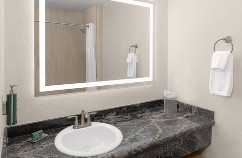 Gilbert Hotel | DoubleTree by Hilton Phoenix - Gilbert