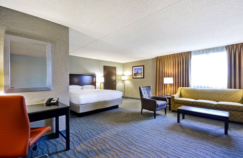 North Mountain Hotel | DoubleTree by Hilton Phoenix North