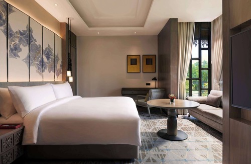 Putrajaya Hotel | DoubleTree by Hilton Putrajaya Lakeside